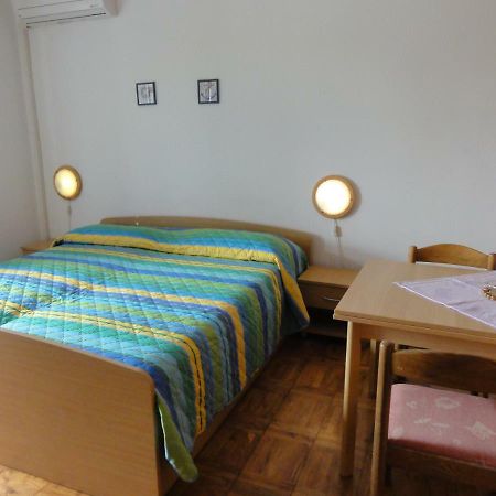 Nice And Cozy Apartment Ferry In Medulin Exterior foto