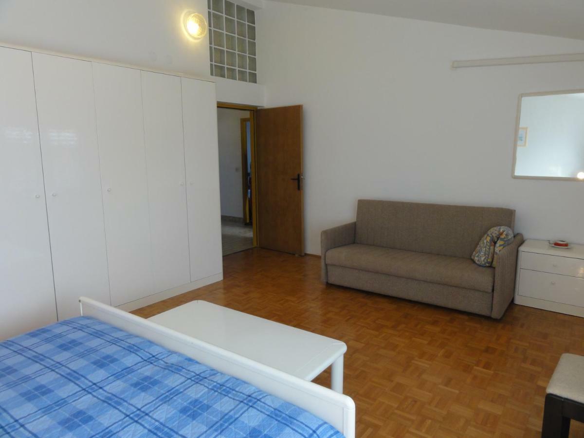 Nice And Cozy Apartment Ferry In Medulin Exterior foto